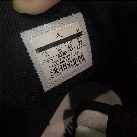 Size 11 - Jordan 1.5 The Return Black 2015 - Picture 5 of 6